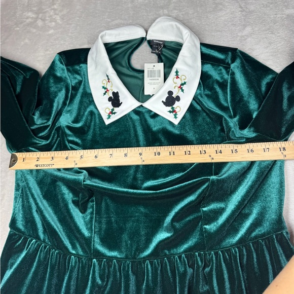 NWT Disney Mickey Mouse Holiday Green Velvet Long Sleeve White Collared Dress 0 - Picture 10 of 16